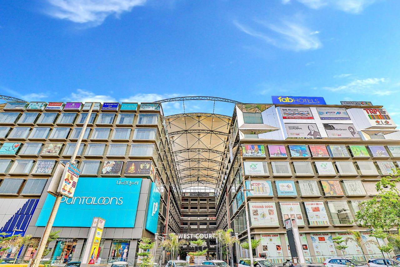 Fabhotel Parkland A Ахмедабад Экстерьер фото