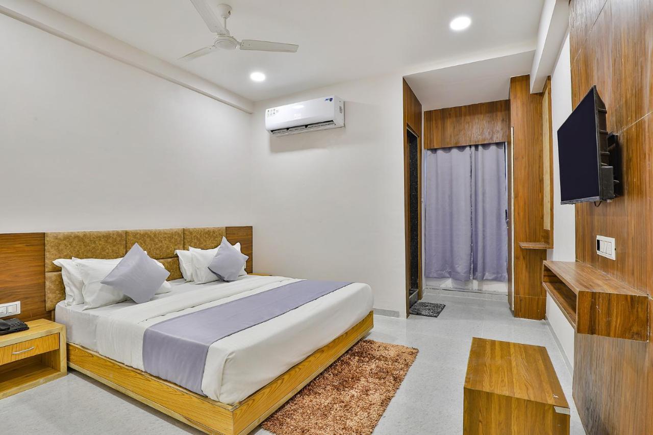 Fabhotel Parkland A Ахмедабад Экстерьер фото