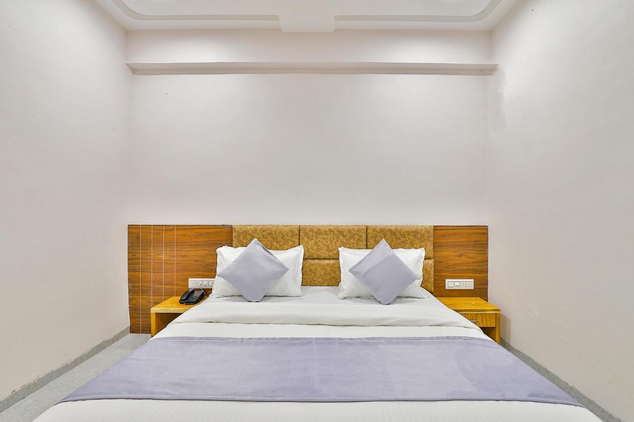 Fabhotel Parkland A Ахмедабад Экстерьер фото