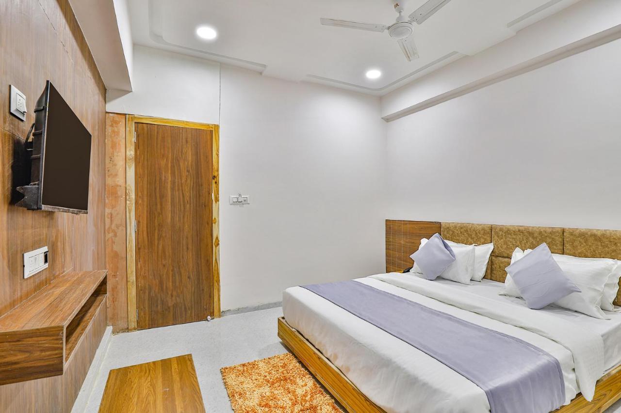 Fabhotel Parkland A Ахмедабад Экстерьер фото