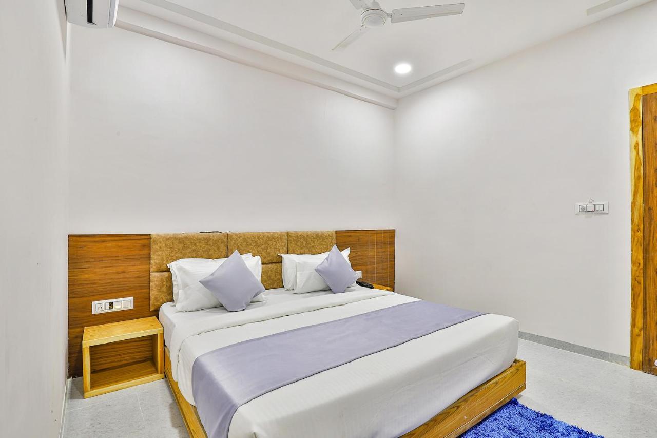 Fabhotel Parkland A Ахмедабад Экстерьер фото