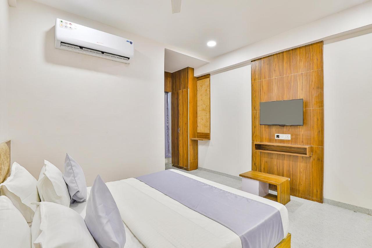 Fabhotel Parkland A Ахмедабад Экстерьер фото
